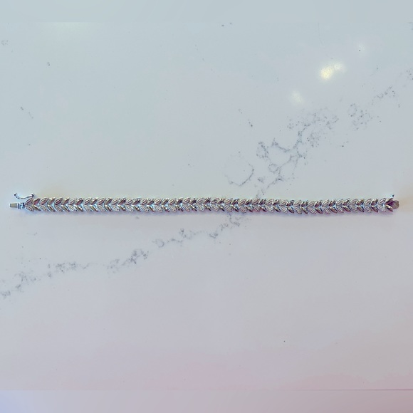 Sterling silver and diamond leaf bracelet - Picture 2 of 4